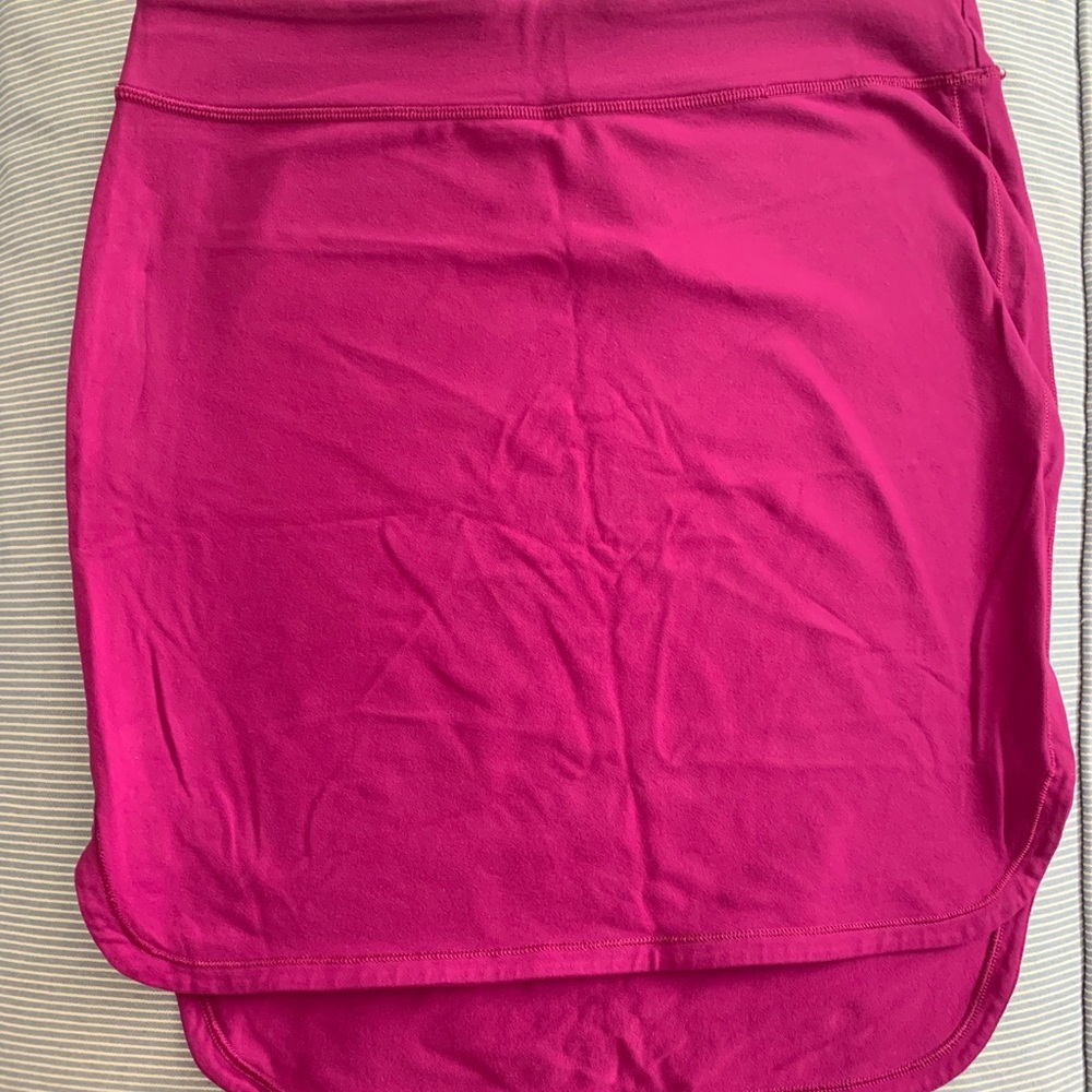 Lululemon “city” skirt